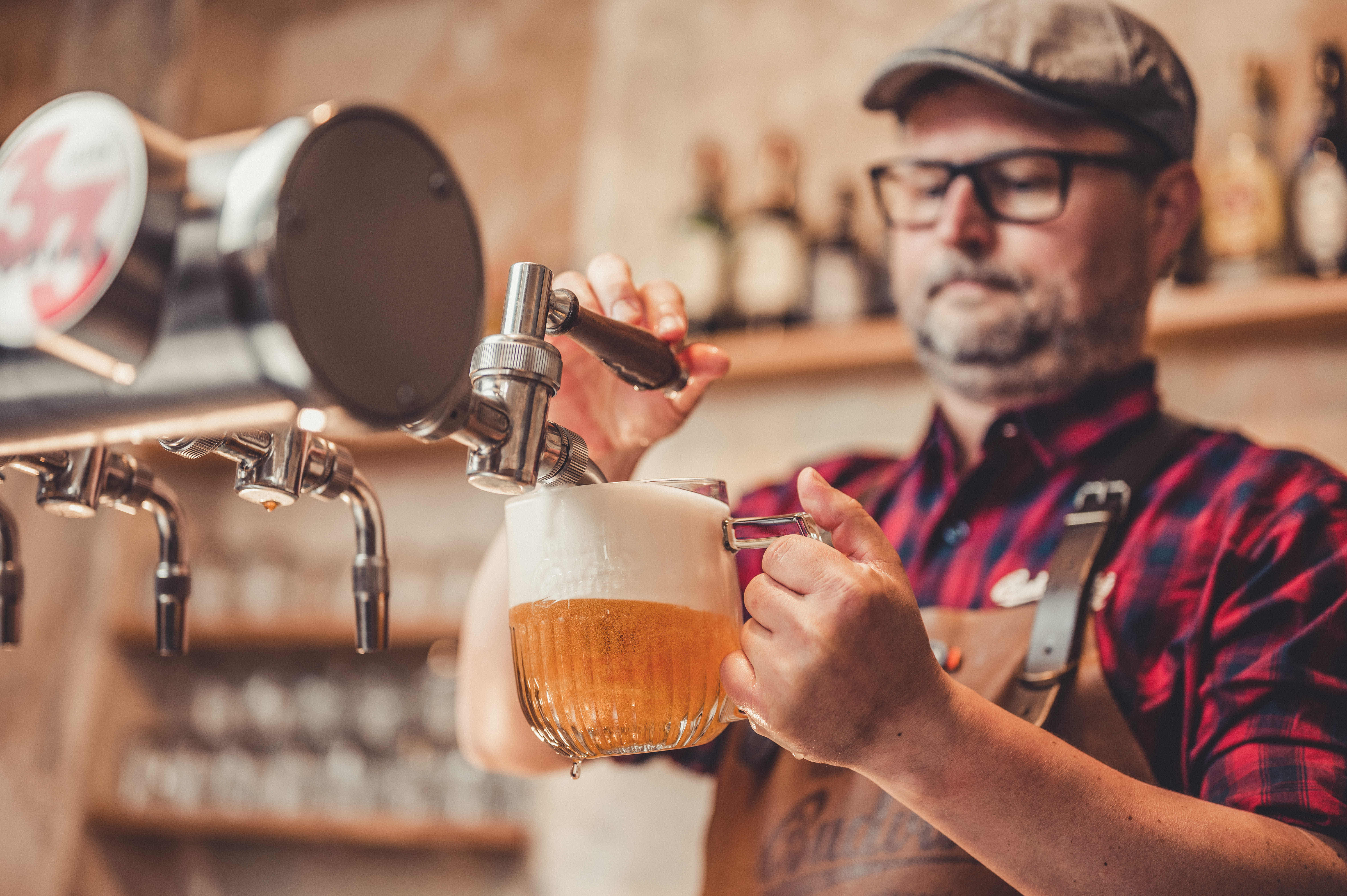 Budvar nhắm đến thị trường quốc tế, giúp đỡ các nhà máy bia nước ngoài với sản phẩm bia của mình.